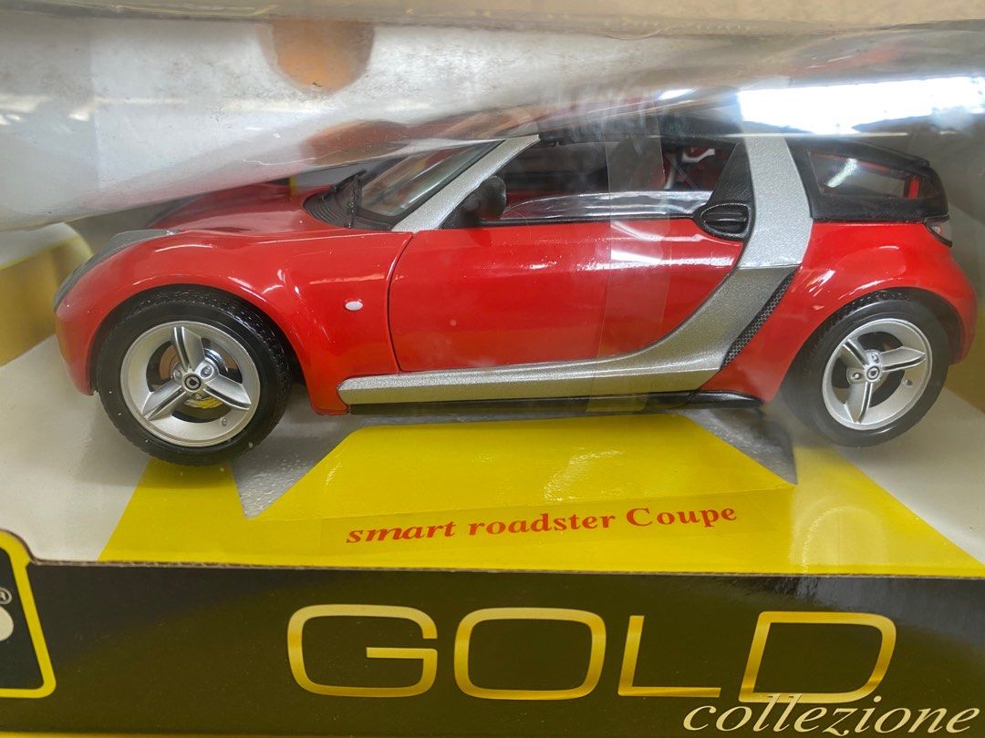Bburago Smart Roadster Coupé (1:18 scale), Hobbies & Toys, Toys
