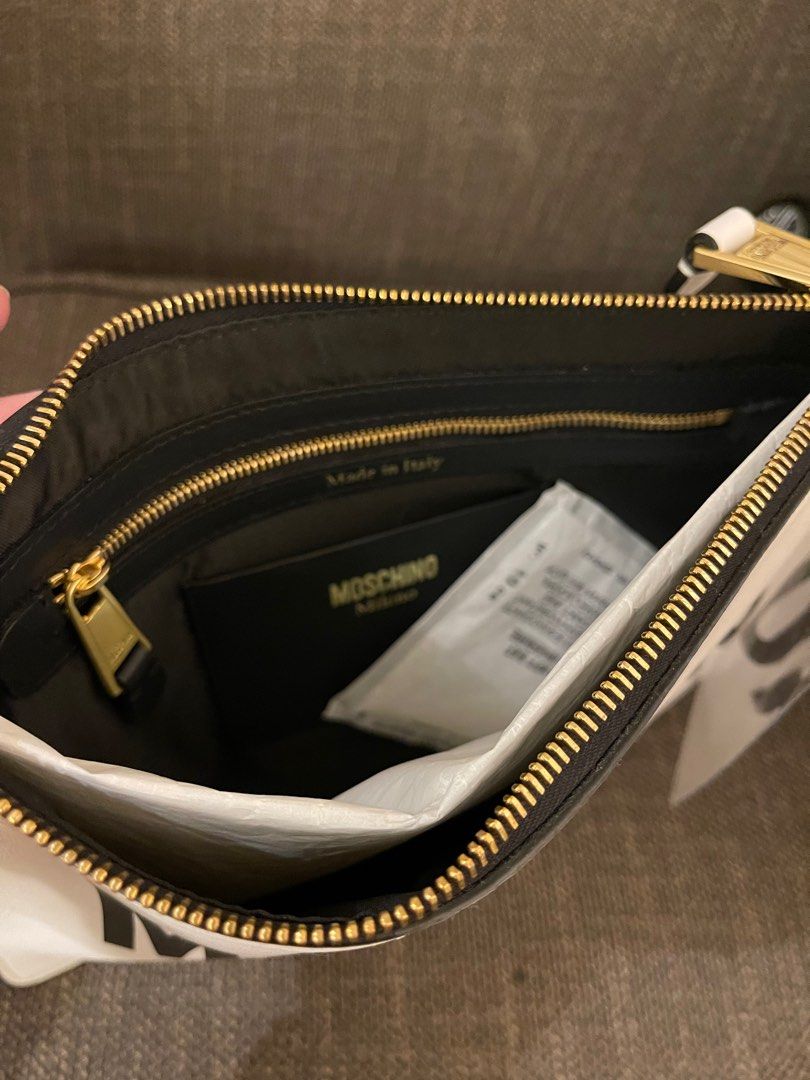 Brand New Authentic Moschino White Clutch Women s Fashion Bags