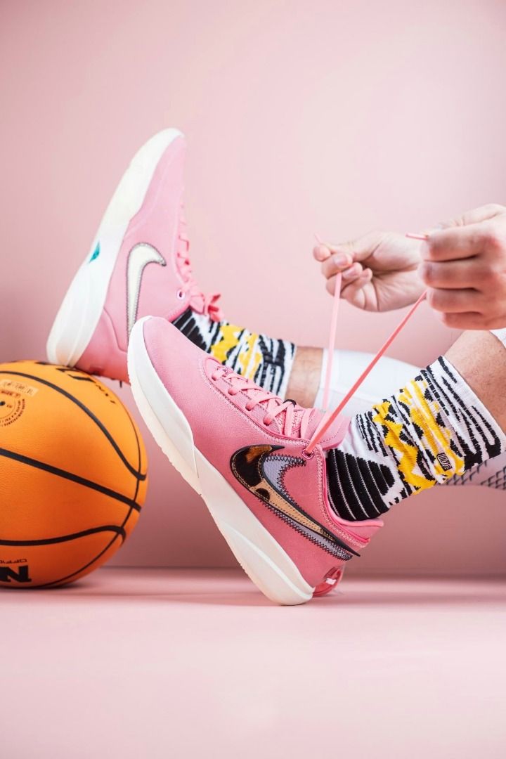 Lebron james clearance basketball shoes 2019