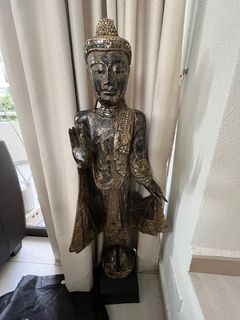 Buddha statue