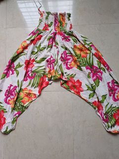Jumpsuit kemben santai bunga-bunga