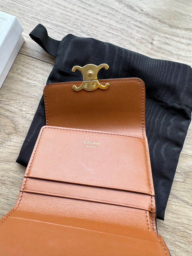 Celine Compact Wallet with Coin in Triomphe Canvas , 名牌, 手袋及銀包- Carousell