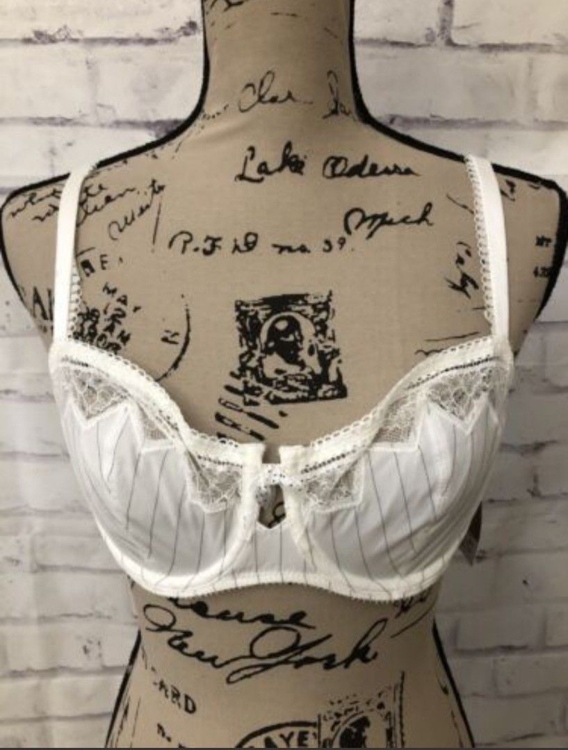 Chantelle (Size US 38B) Feminine Demi Bra White on Carousell