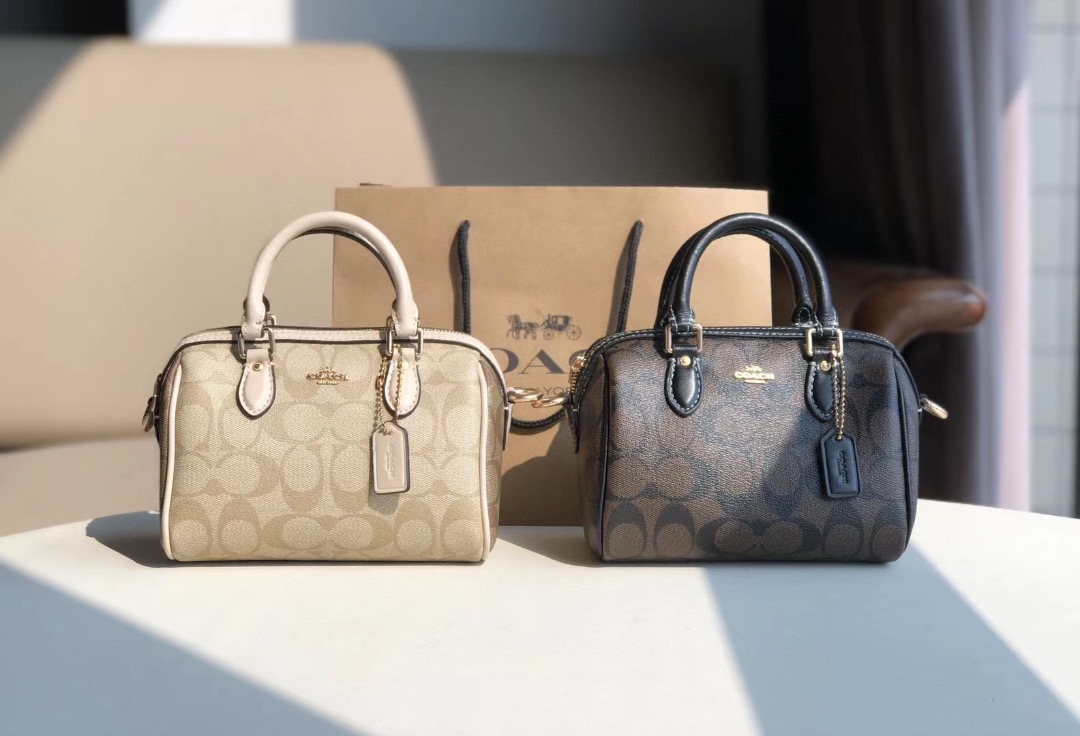 Coach speedy bag top