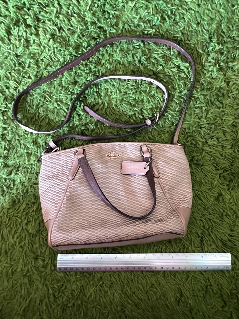 Coach Small sling bag Original on Carousell