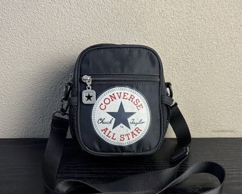 Converse airliner bag deals