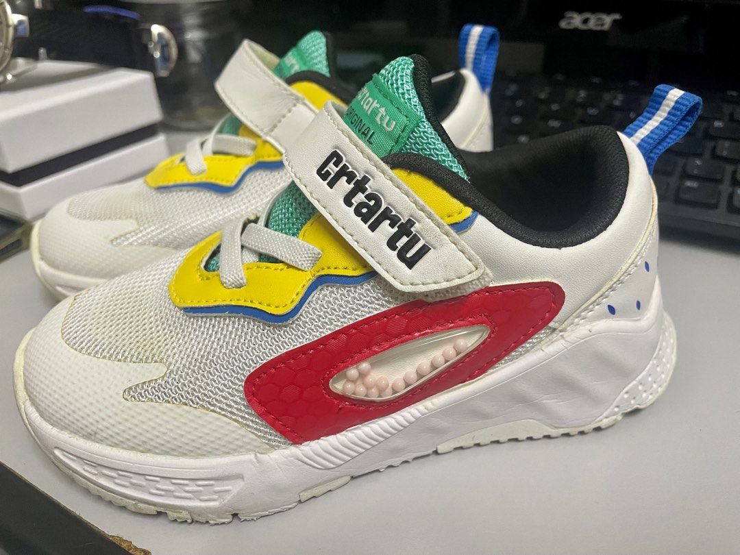 Crtartu sports shoes for kids 2 3.5 year old. Size 27 Babies