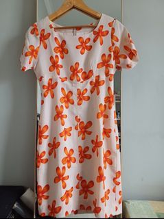 Dress bunga orange dan putih
