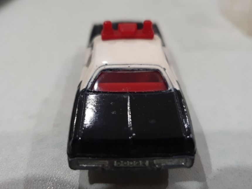 Voiture Miniature TOMICA Dodge Coronet Police - Échelle 1/64 - Diecast Occasion Très Belle état