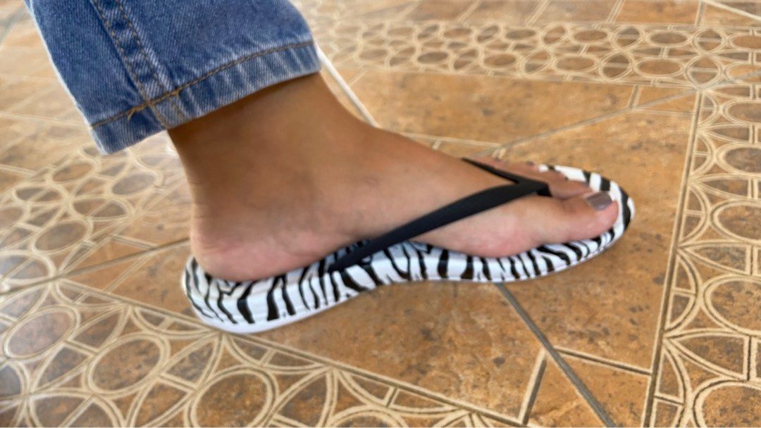 Fitflop thong size 7 true to size on Carousell