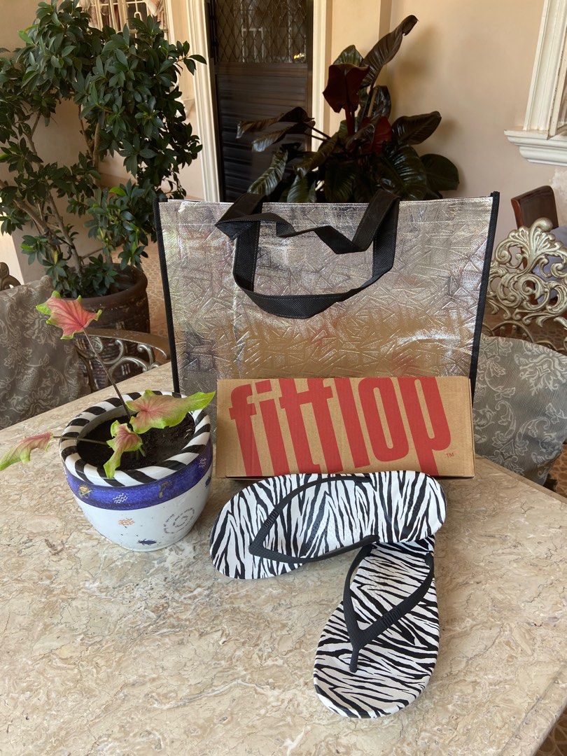 Fitflop thong size 7 true to size on Carousell