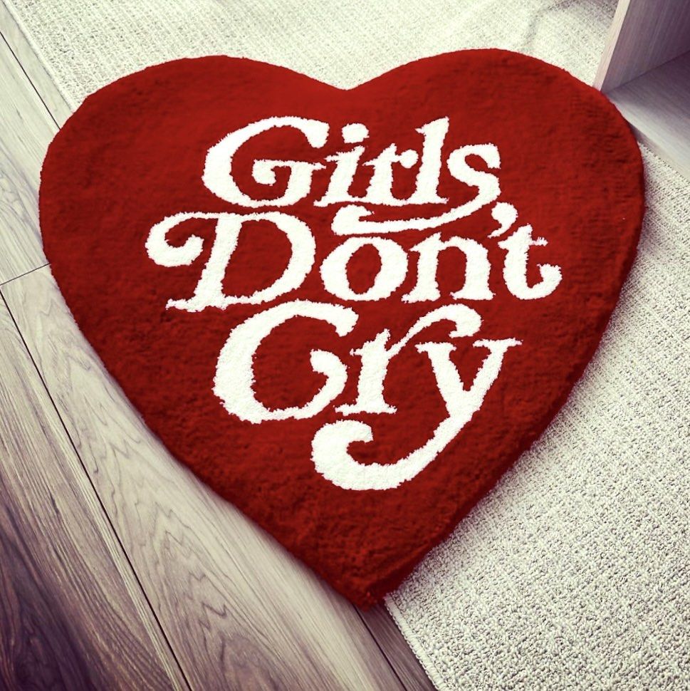 Girls Don't Cry Rug 地氈, 傢俬＆家居, 家居裝飾, 地氊- Carousell