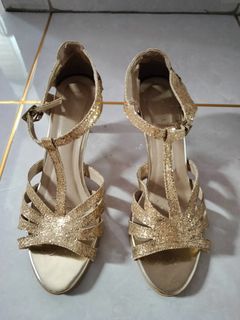 Gold Heels / sepatu gold
