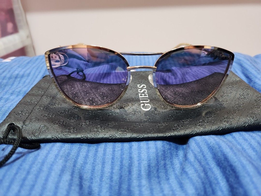 Guess mirrored on sale sunglasses