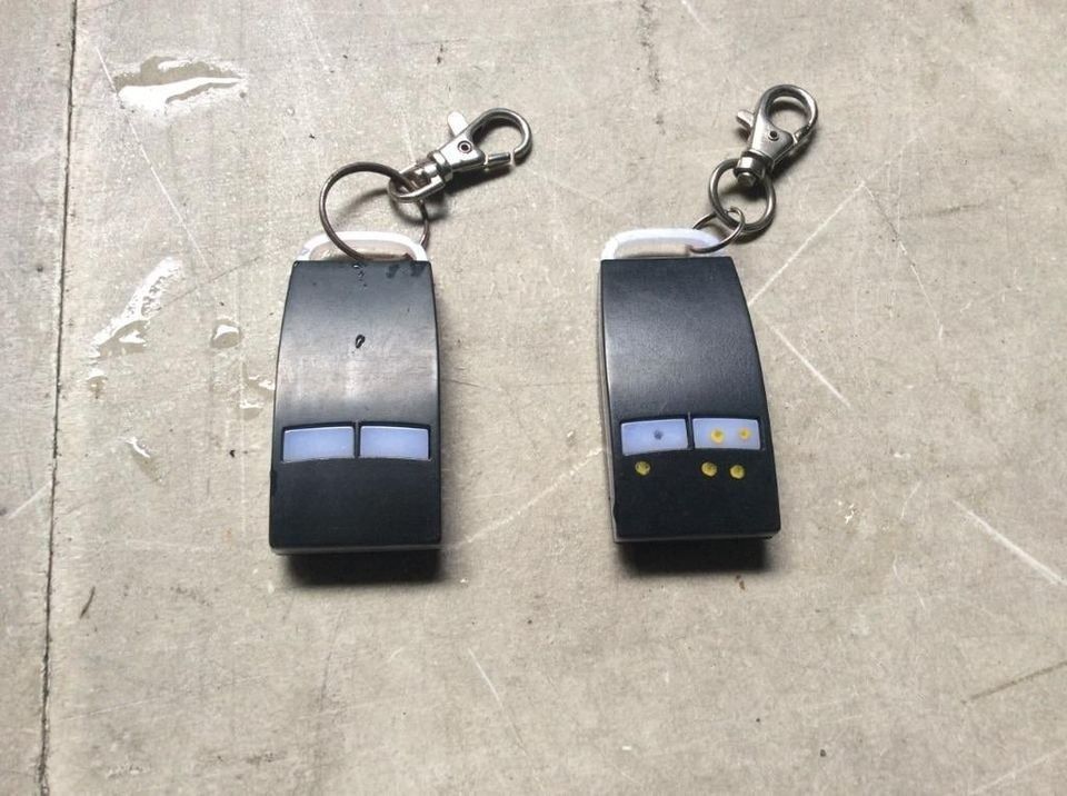 Hydraulic Gate Closer with Remote Control (Category: Home Improvement Tools & Accessories) located in Manila. Submitted by loloricitems (Listing ID 1230820404, Image 3). Description: Used hydraulic gate closer with remote control. with Beeping sound upon opening or closing. with yellow blinking light. includes 2 remote controller. Heavy duty. Used for several months only then kept it. I bought it for 31000php. wen u purchased i will give u the co