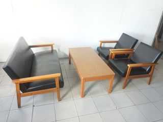 JAPAN QUALITY SOFA SET WITH CENTER TABLE