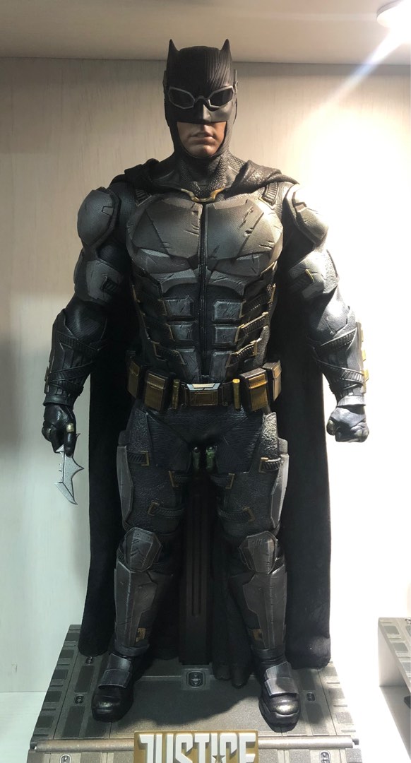 JL Batman Tactical Batsuit Version MMS432 Hot toys, Hobbies & Toys