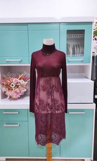 MIDI Dress  brukat Turtle luaran Maroon
