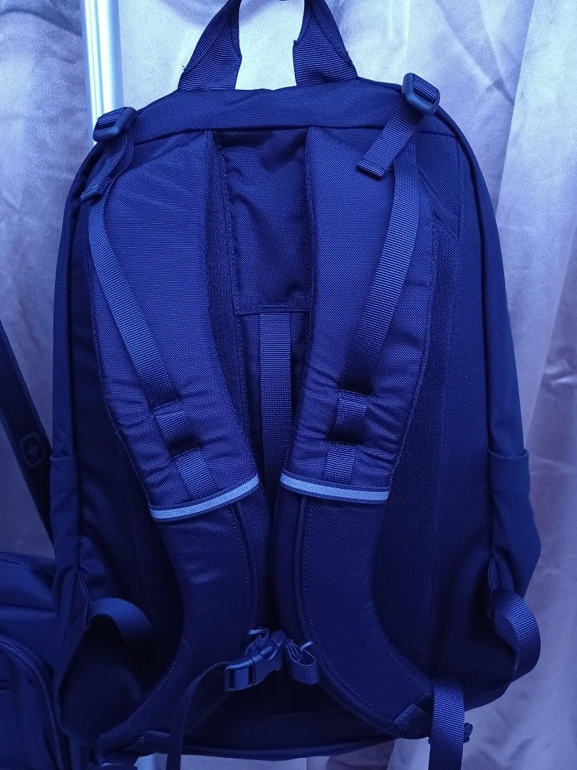 Lululemon Backup with laptop compartment with Free Cap, Men's Fashion