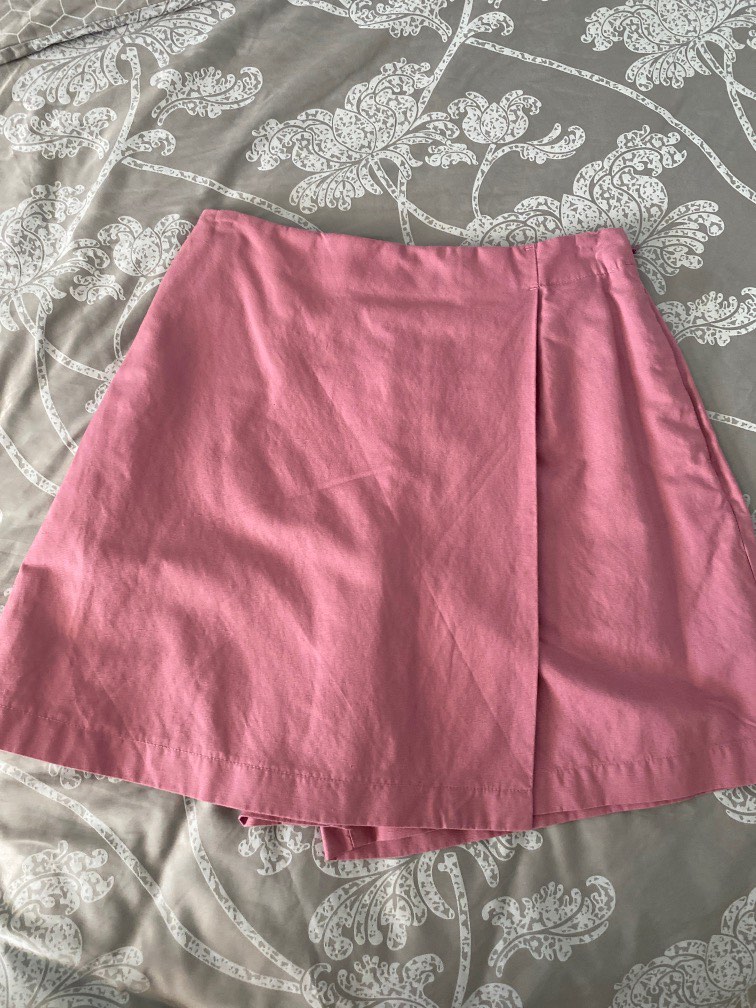 M size Women Uniqlo pink linen skorts, Women's Fashion, Bottoms, Skirts ...
