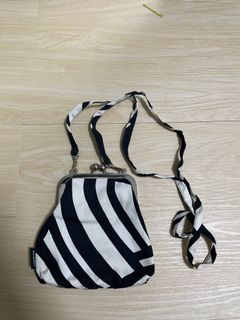 （分類：）位於 。 由 lemagasinstore 提交（商品編號 1230848285，圖片 1）。簡介： 。