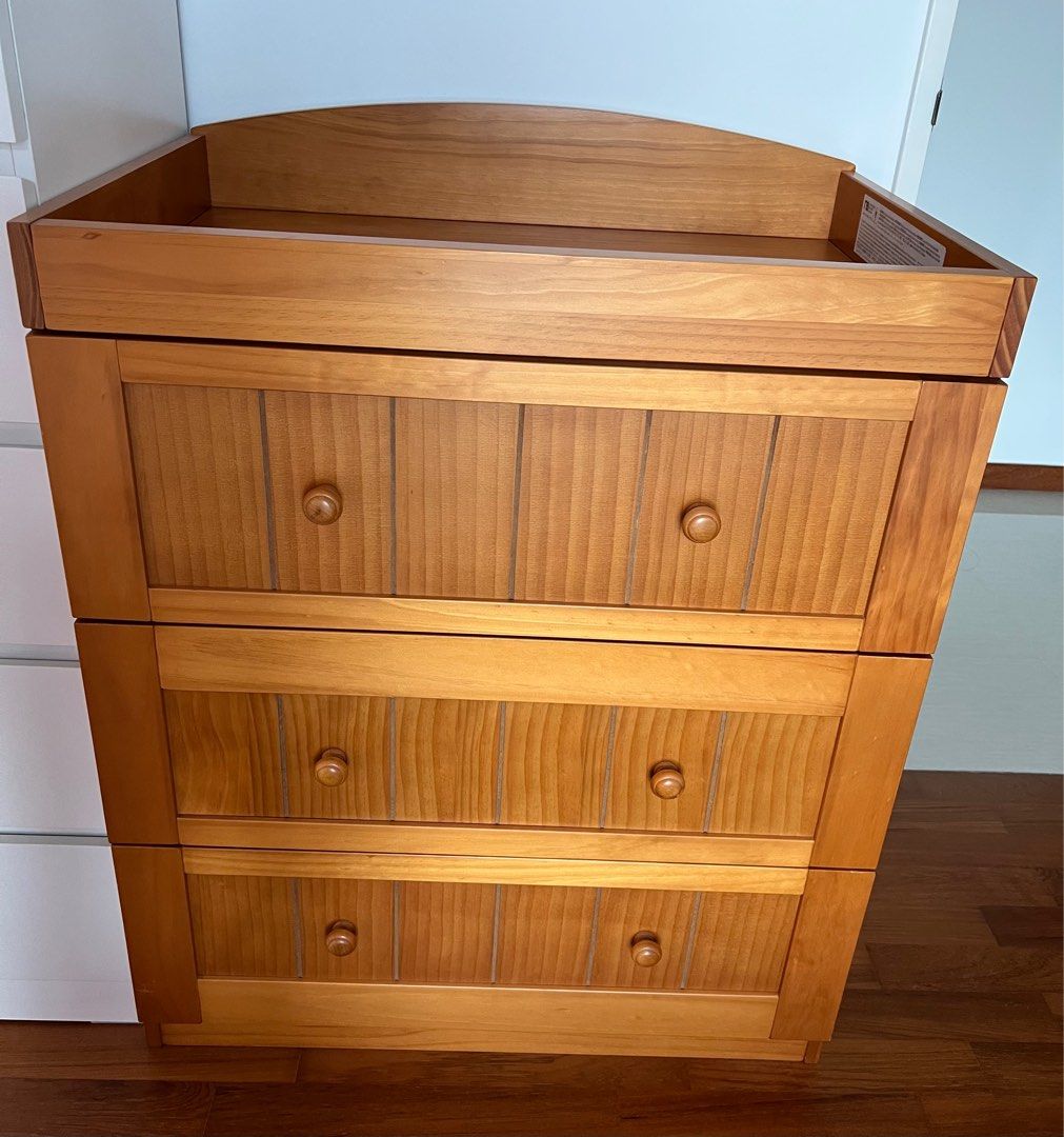 Marlow changing unit top