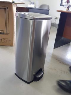 Muhibbah Stainless Steel Pedal Garbage Bin with soft closing - 30 Litres