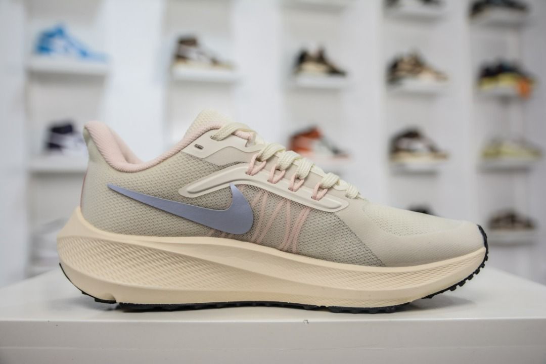 Nike moon 2025 landing shoes