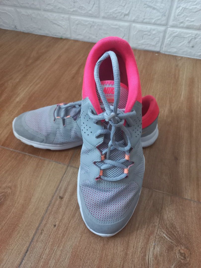 Nike Training Core Motion TR3 Women s US Size 9 Women s Fashion
