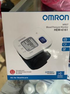 OMRON WRIST BP MONITOR BRAND NEW