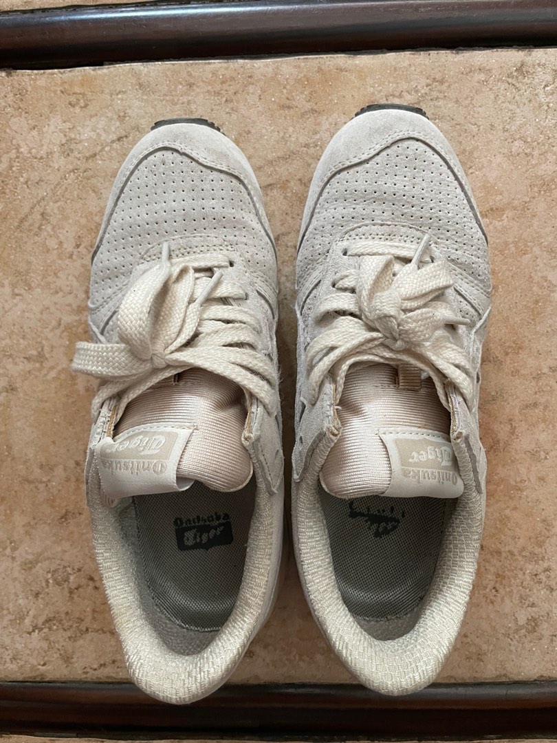 Onitsuka Tiger walking shoes
