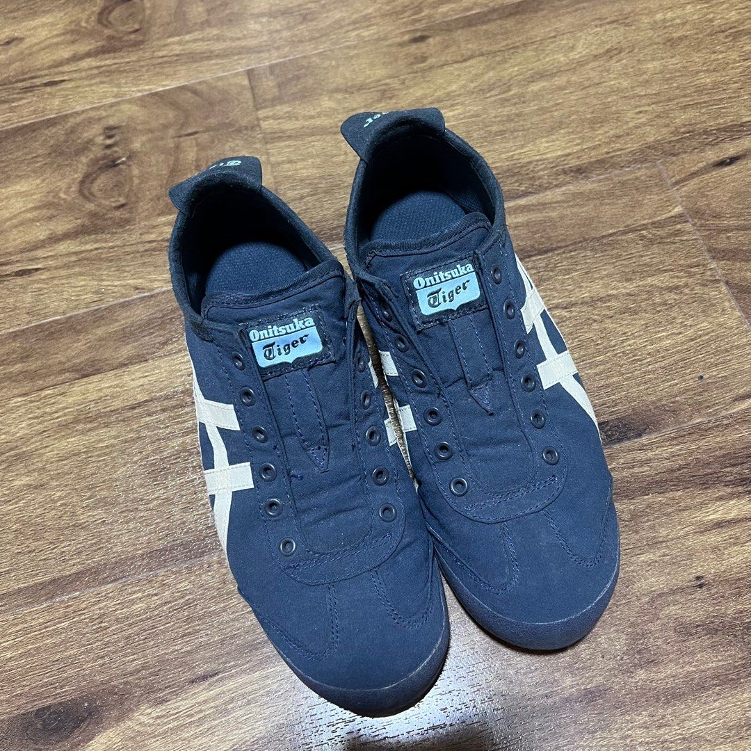 Onitsukatiger Maxico 66 slip on (Category: Sneakers) located in Singapore. Submitted by whitechocolatebar (Listing ID 1230887355, Image 1). Description: Maxico 66 Slip on Size: ERU 37.5/US 5/23.5cm Condition as shown in photos..