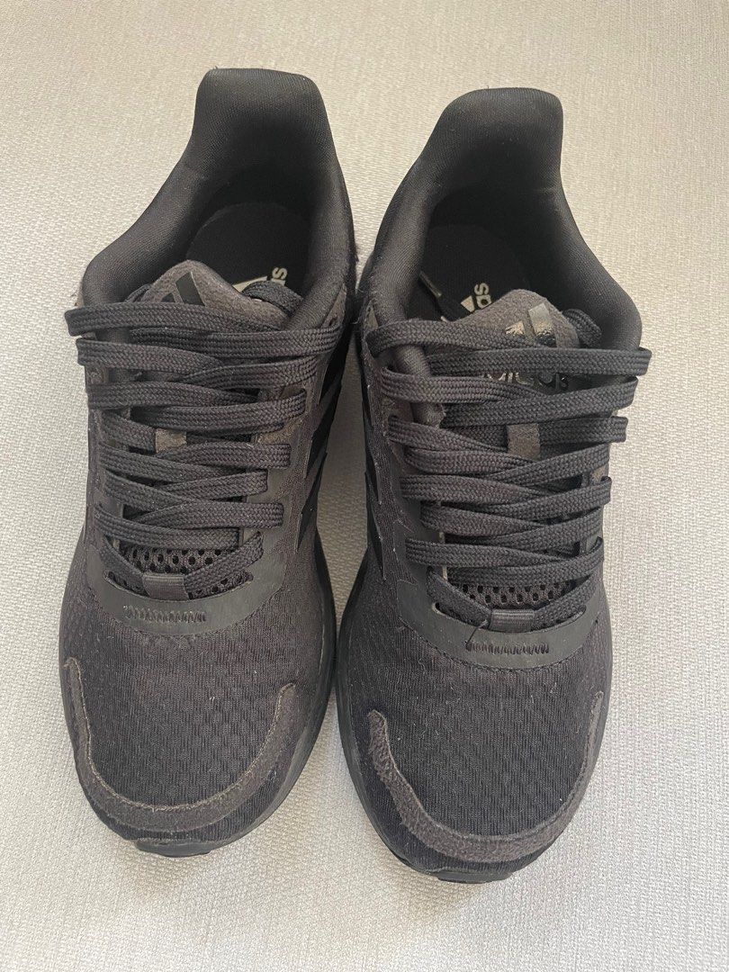 Original Kids ADIDAS US 13K (Category: Babies & Kids Fashion) located in Davao. Submitted by gkoolpieces (Listing ID 1230770116, Image 1). Description: Slightly used Original Price 3k++ Price: (90 AUD) Bought overseas With box Can fit 5-7 yrs old.