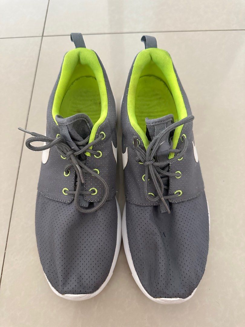 Original Nike Shoes (Category: Sneakers) located in Paranaque City. Submitted by ae0913 (Listing ID 1230766193, Image 1). Description: Original Nike shoes for Men Size 9.5 No more box included. Slightly used then stored. RFS: Decluttering Can do meetups within BF Homes Shipping can be done at buyer’s expense.