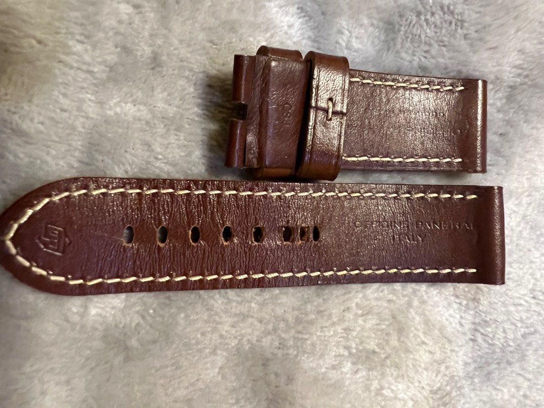 Panerai strap 26mm (Category: Luxury Watches) located in Caloocan City. Submitted by paulle (Listing ID 1230749103, Image 2). Description: Original panerai leather strap 26mm.