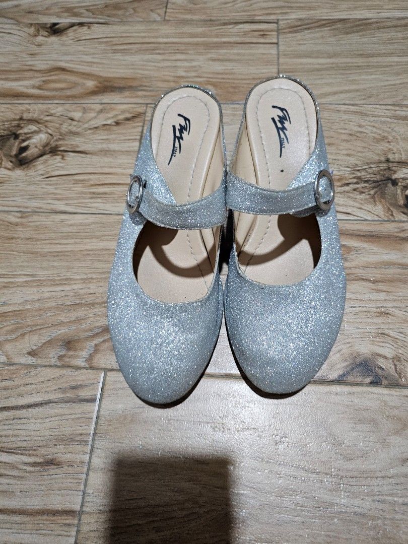 Plus size ladies shoes