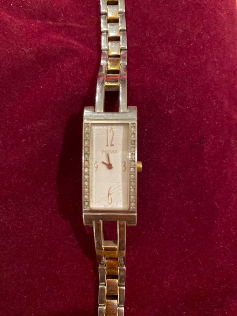 Pulsar hotsell ladies watch