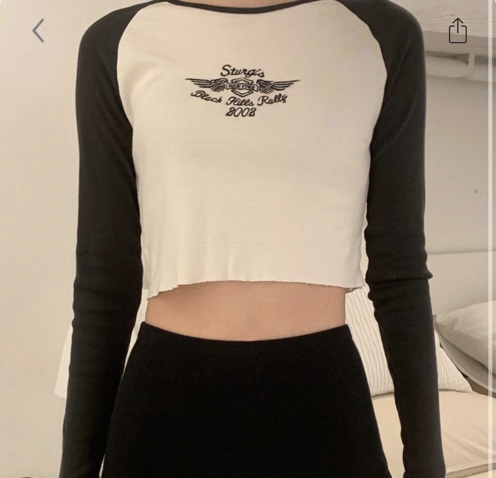 brandy melville long sleeve white zelly top, Women's Fashion, Tops,  Longsleeves on Carousell