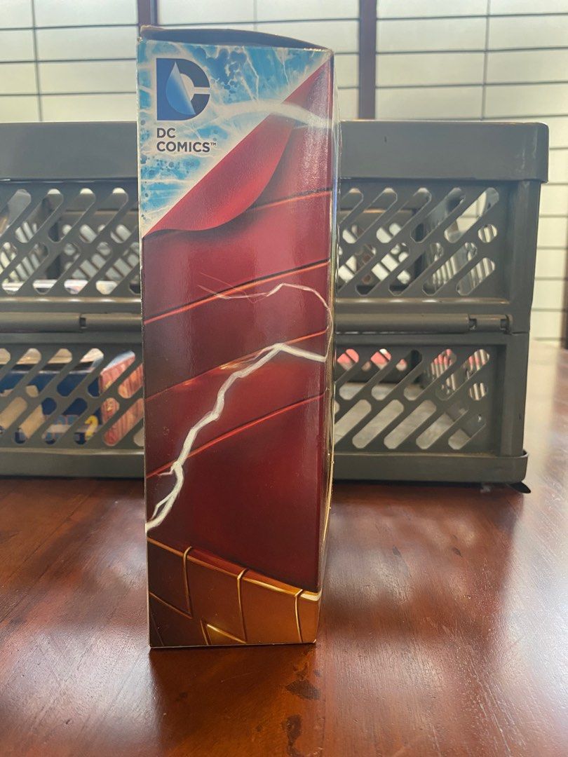 Shazam DCU Signature Collection (Category: Figurines & Statues) located in Pasig City. Submitted by AndyY (Listing ID 1230804108, Image 3). Description: Only Inner Box Price plus SF.