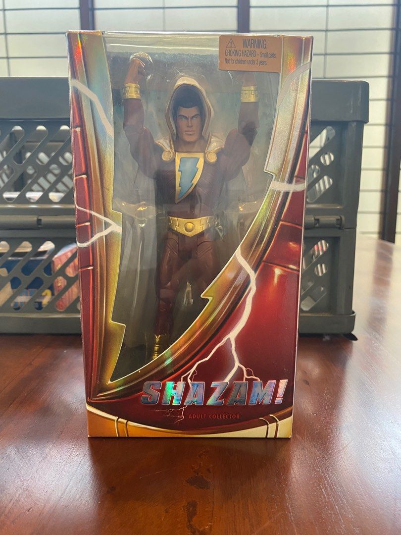 Shazam DCU Signature Collection (Category: Figurines & Statues) located in Pasig City. Submitted by AndyY (Listing ID 1230804108, Image 2). Description: Only Inner Box Price plus SF.