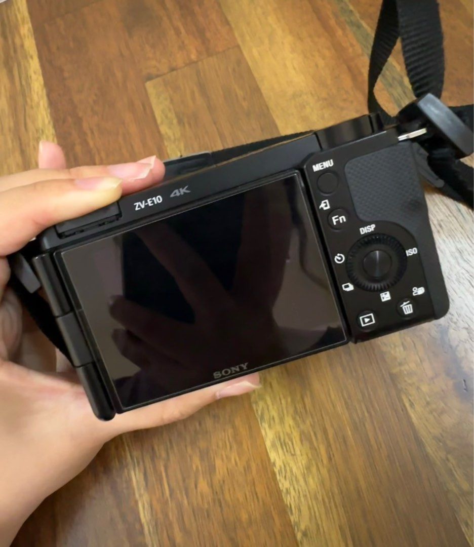 SONY ZVE-10, Photography, Cameras on Carousell