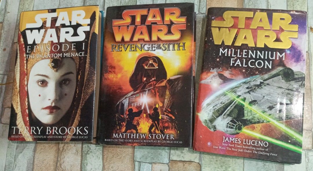 Star Wars episode 1 revenge of the sith m falcon Hobbies