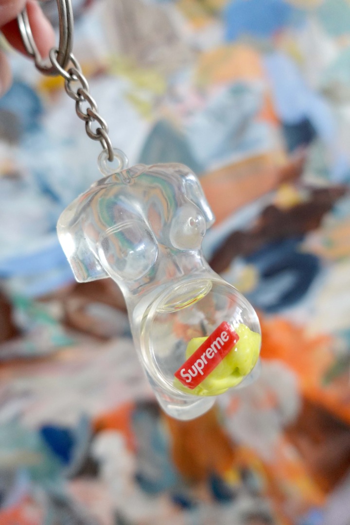 Supreme pregnant top keychain
