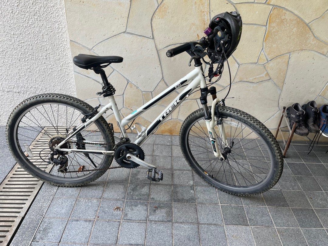 Trek 820 Mountain Bike Sports Equipment Bicycles Parts