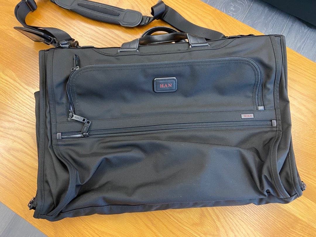 TUMI Alpha 3 TriFold garment carryon bag, 興趣及遊戲, 旅行, 旅遊 行李箱 Carousell