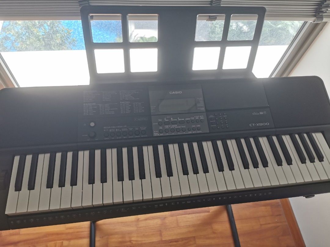 Ultra Lightweight Digital Portable Piano Keyboard Casio CXT800 with