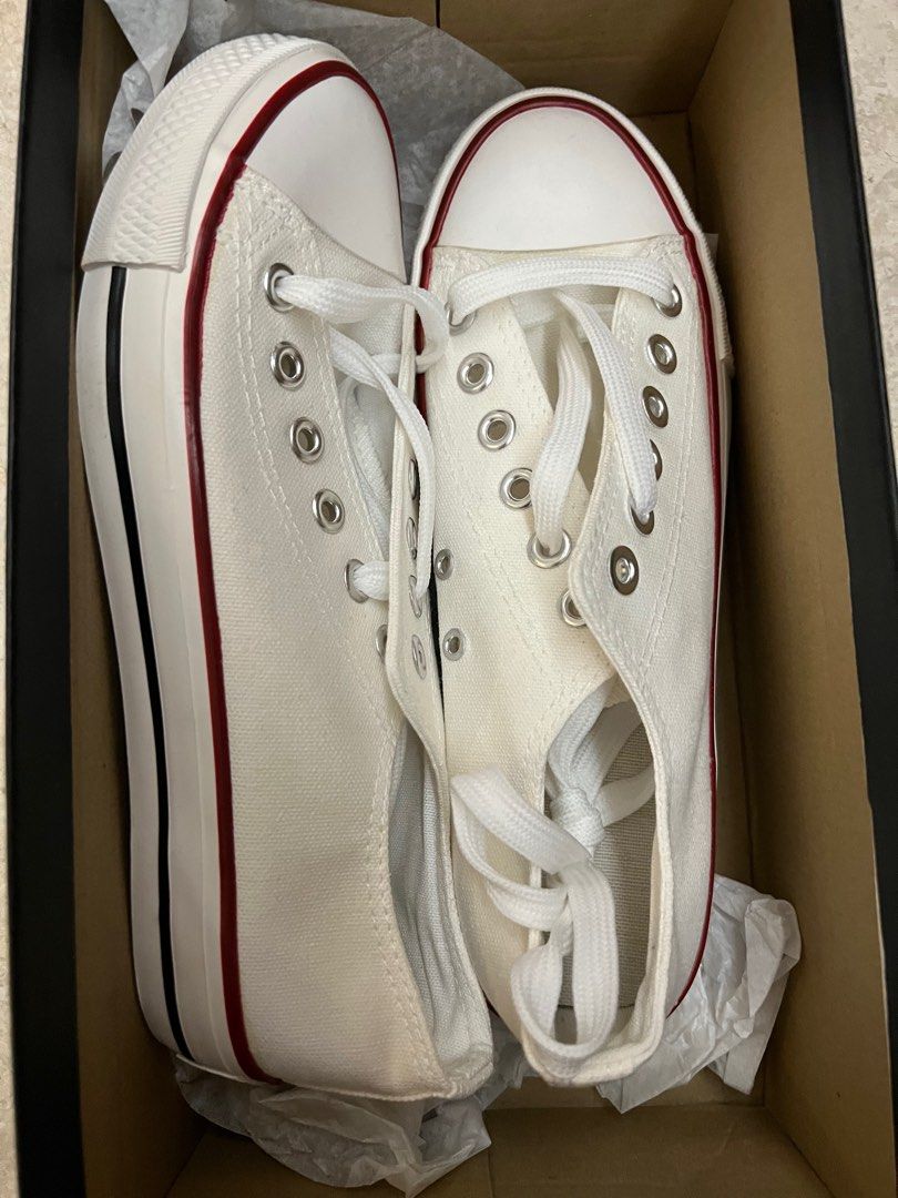 Unisex White Canvas Shoes with Red Line size EU41 Brand New