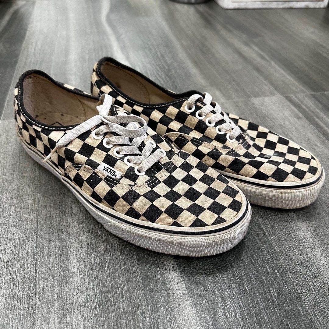 Black and white deals checkered authentic vans