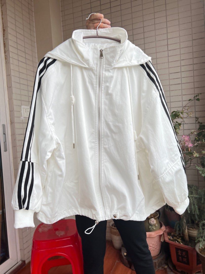 White anorak clearance windbreaker