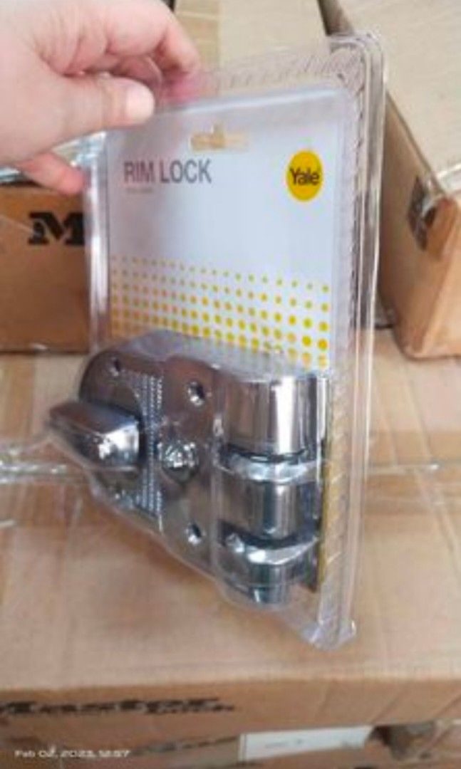 Yale rim lock deadlock V297 US26 chrome (Category: Locks, Doors & Gates) located in Manila. Submitted by bernaatit (Listing ID 1230831436, Image 3). Description: Yale rim lock with auto locking feature when door shuts suitable for both sliding and swing door Also offer other products of Yale Master Stanley Tramontina Picus Japan Shell USA Sata Tools Arrow staple and others ⭐ message me for your orders and inquiries ⭐ meet up or ship via lalamove 